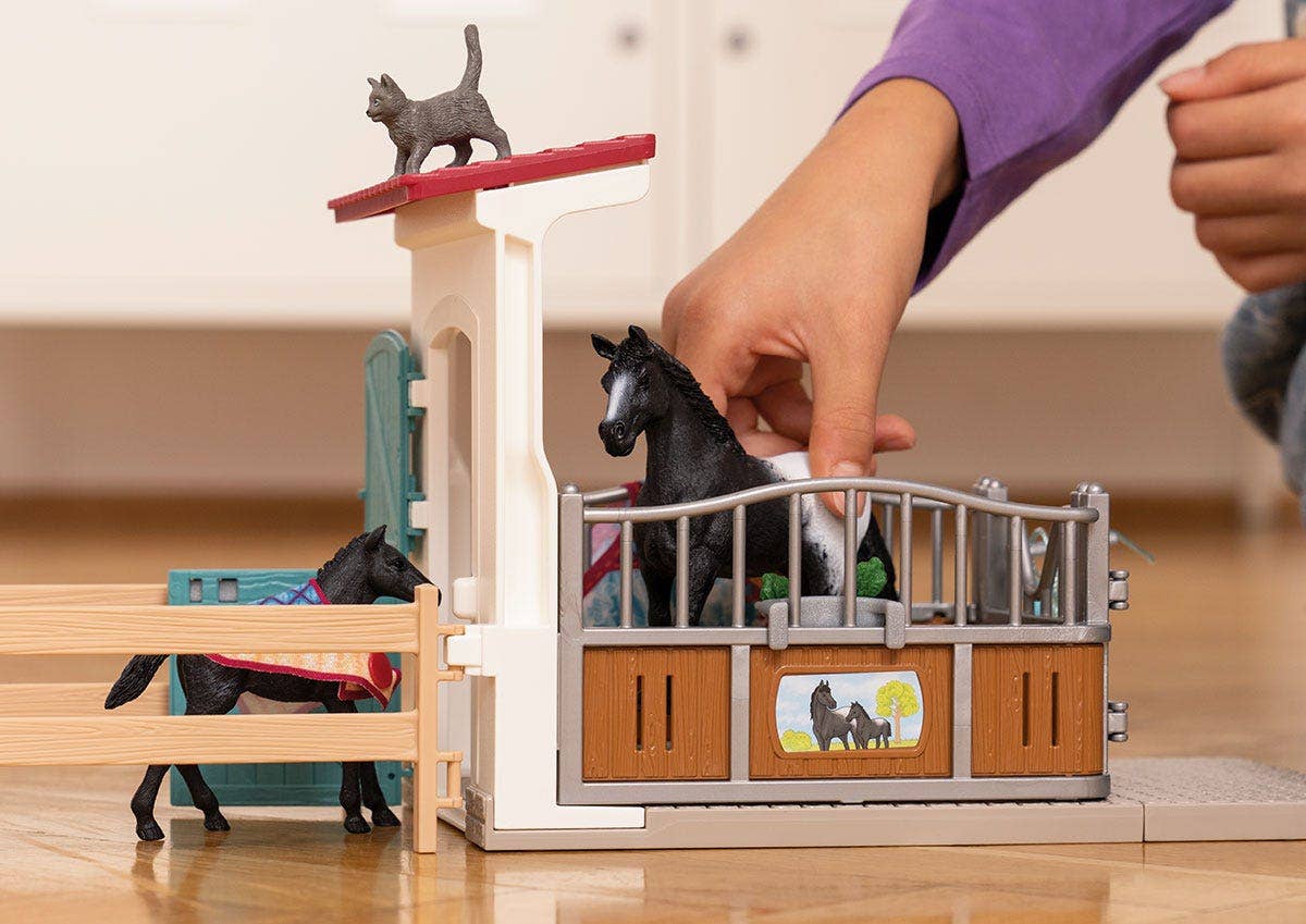Horse Box With Mare And Foal Horse Toy Playset