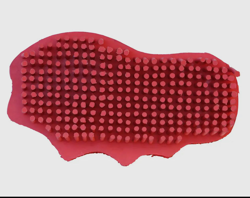 Grooming-Snuggy Groomer with soft rubber teeth